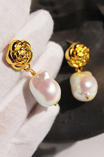 Formet Pearl Rose Stud øredobber